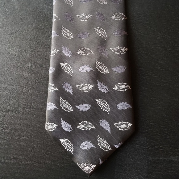 Brooks Brothers Other - Brooks Brothers men's 100% silk tie, NEW